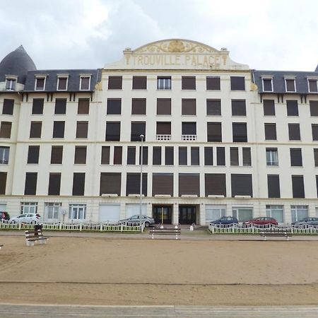 Paradis Les Pieds Sur Le Sable Trouville Palace Esterno foto