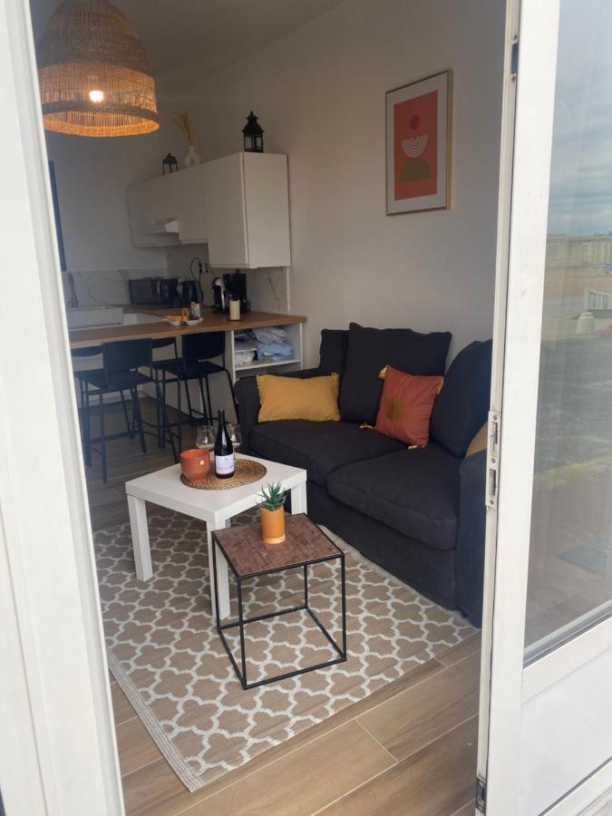 Paradis Les Pieds Sur Le Sable Trouville Palace Esterno foto