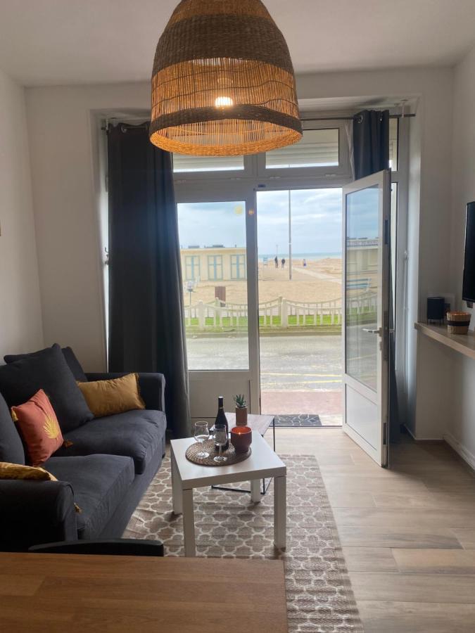 Paradis Les Pieds Sur Le Sable Trouville Palace Esterno foto
