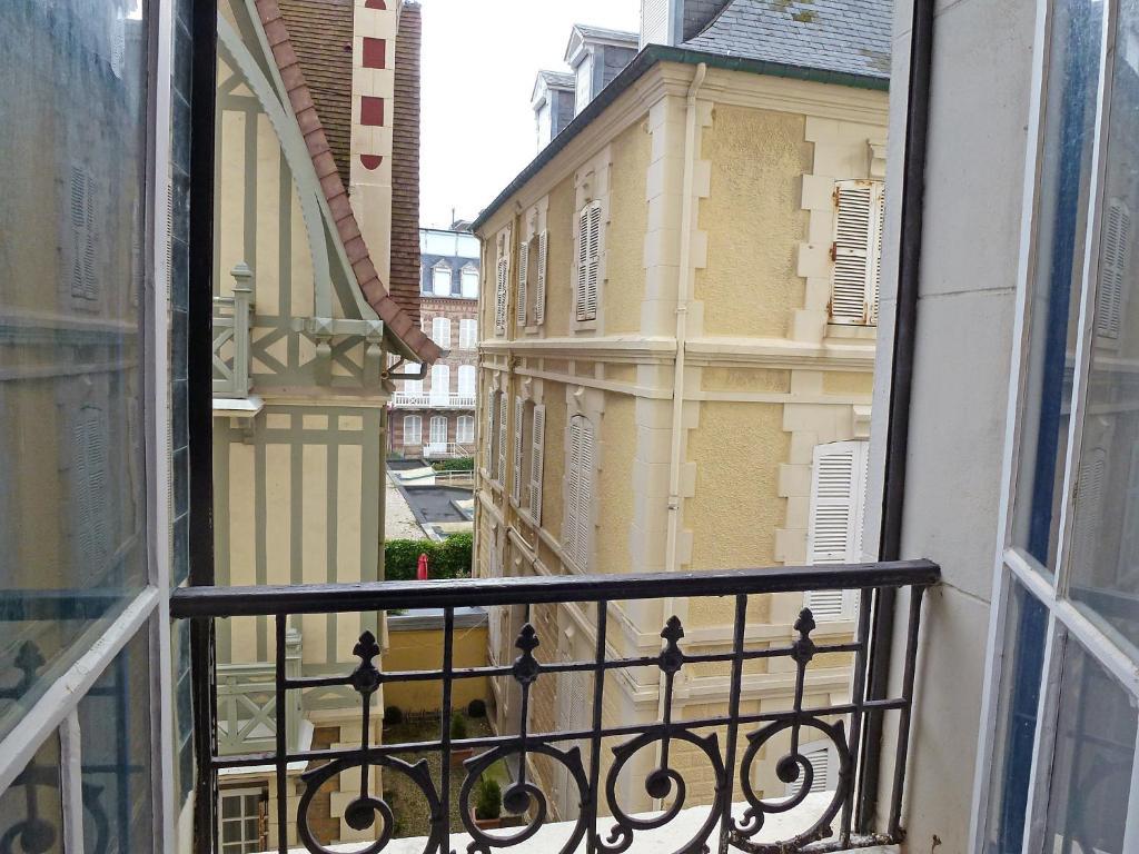 Paradis Les Pieds Sur Le Sable Trouville Palace Camera foto